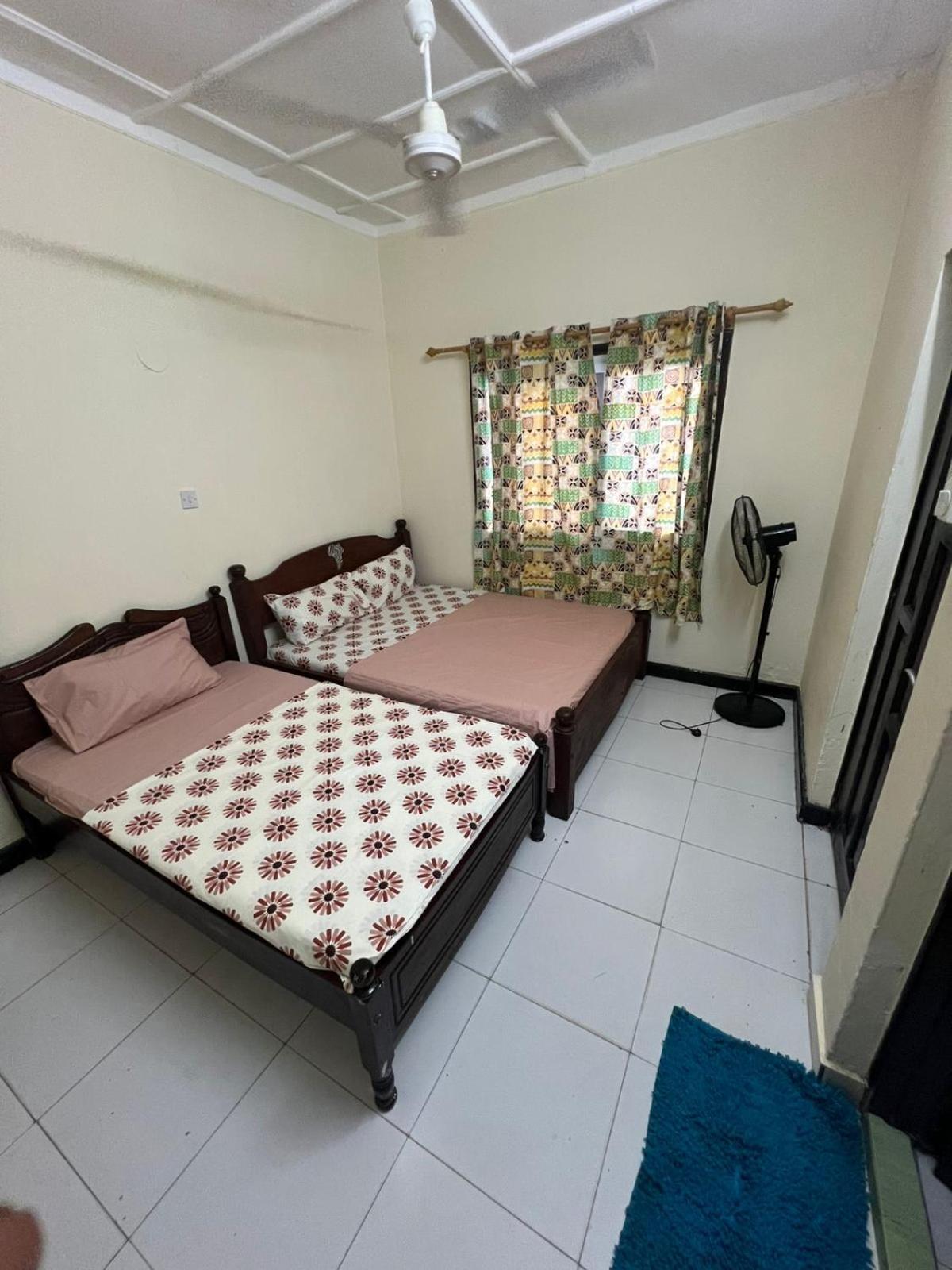 מומבסה Akogo House - Bnb , Hostel, Backpackers & Volunteer Center מראה חיצוני תמונה