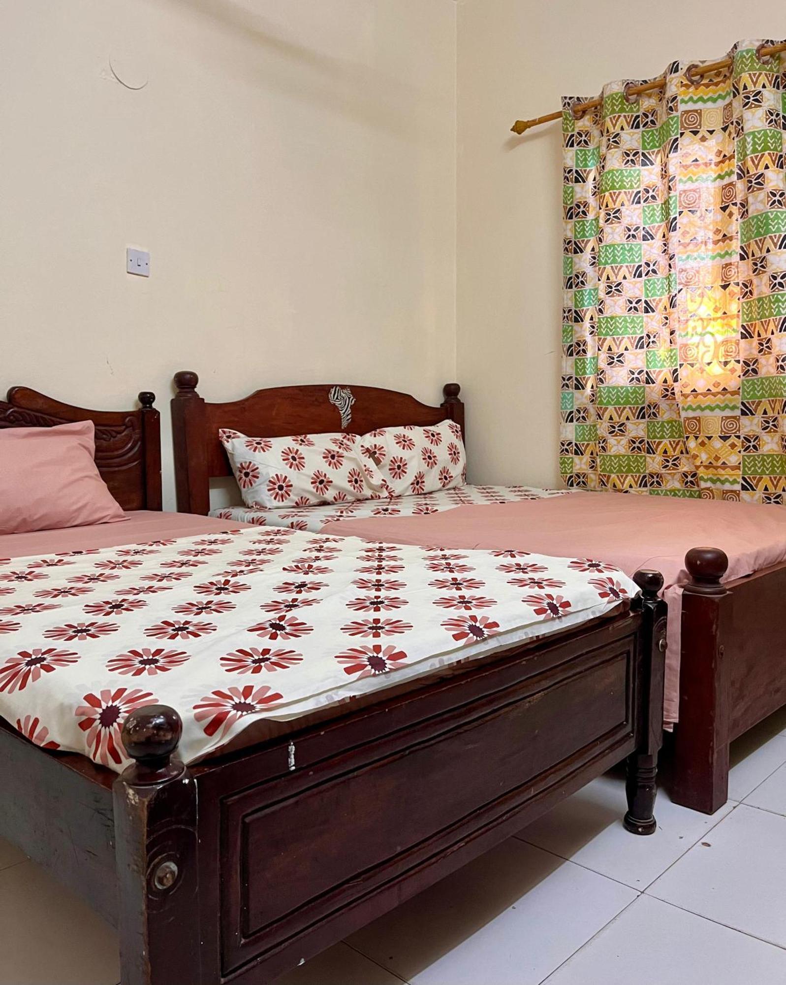 מומבסה Akogo House - Bnb , Hostel, Backpackers & Volunteer Center מראה חיצוני תמונה